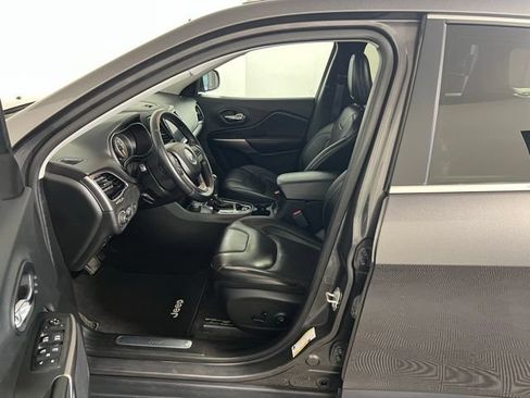 Certified 2019 Jeep Cherokee Limited w/ Trailer Tow Group AWD/4WD image 18