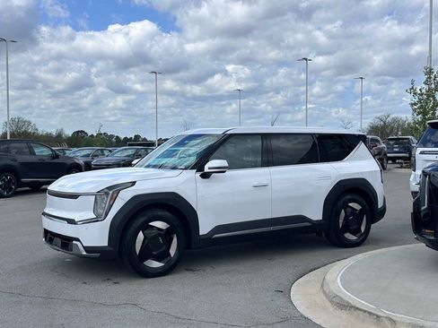 New 2026 Kia EV9 Light RWD image 4