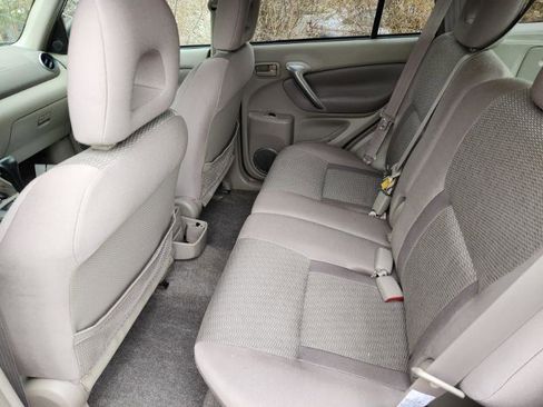 Used 2004 Toyota RAV4 2WD image 9