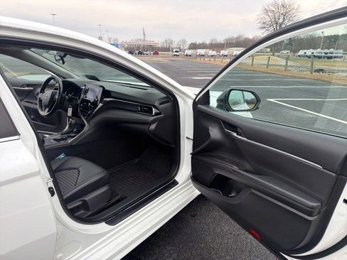 Used 2021 Toyota Camry SE image 26