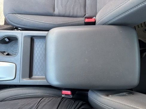 Used 2023 Nissan Frontier SV w/ SV Convenience Package AWD/4WD image 10