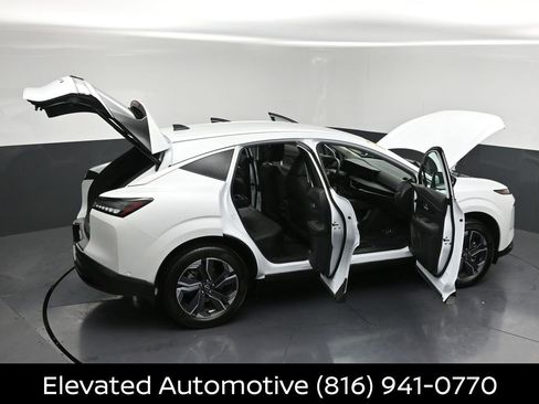 Certified 2025 Nissan Murano SV FWD image 30