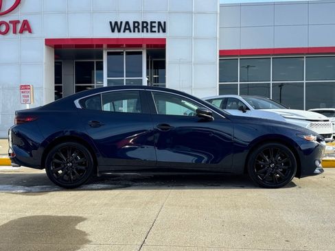 Used 2025 MAZDA MAZDA3 s image 3