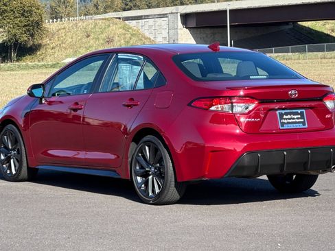 Used 2024 Toyota Corolla SE image 5
