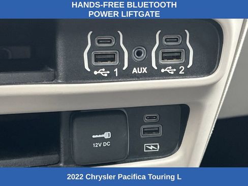 Used 2022 Chrysler Pacifica Touring-L image 6