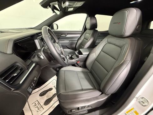 Used 2026 GMC Terrain AT4 w/ Technology Package II image 5