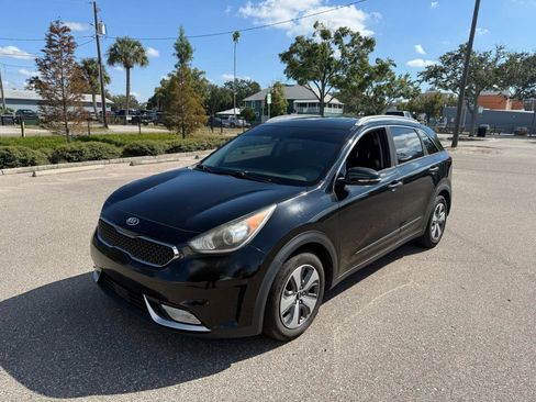 Used 2018 Kia Niro EX w/ EX Premium Package image 3