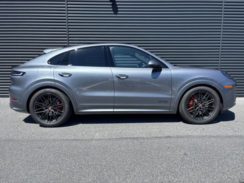 New 2026 Porsche Cayenne GTS AWD/4WD image 3