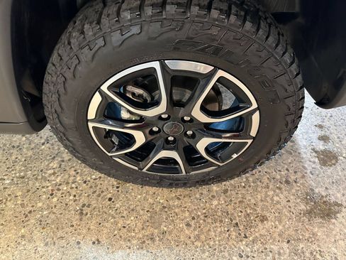 Used 2025 Jeep Compass Trailhawk AWD/4WD image 30