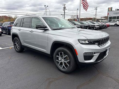 New 2025 Jeep Grand Cherokee Limited w/ Trailer Tow Package image 1