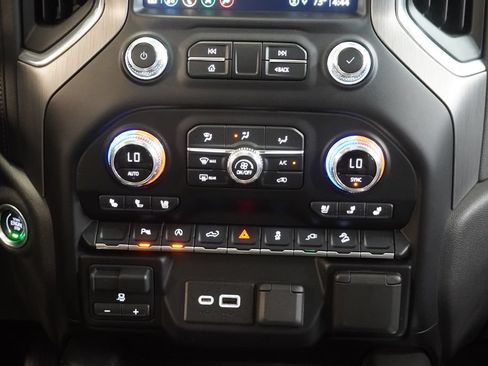 Used 2021 GMC Sierra 1500 Denali AWD/4WD image 22