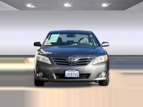 Used 2011 Toyota Camry XLE image 5