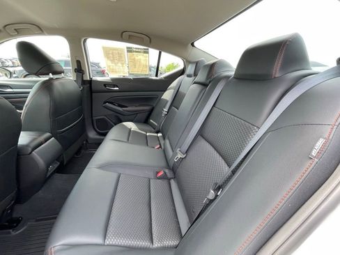 Used 2023 Nissan Altima 2.5 SR FWD image 25