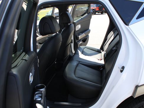 Used 2023 Genesis GV60 Advanced AWD/4WD image 19