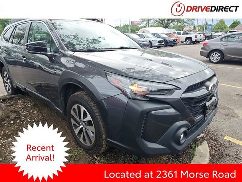 Used 2023 Subaru Outback Premium AWD/4WD image 1