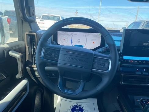 New 2025 GMC Hummer EV 2X w/ LPO, Roof Cross Rail Package image 15