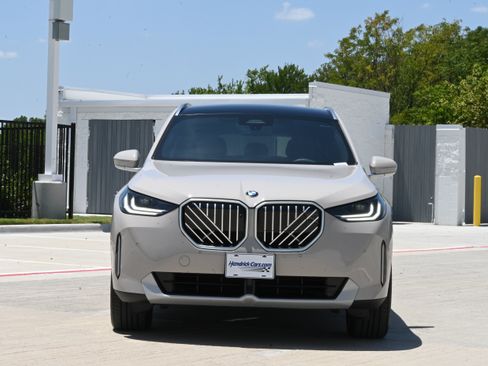 Certified 2025 BMW X3 xDrive30i w/ Premium Package AWD/4WD image 3