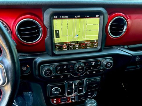 Used 2022 Jeep Wrangler Unlimited Rubicon w/ LED Lighting Group AWD/4WD image 19
