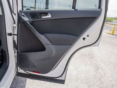 Used 2013 Volkswagen Tiguan S image 14