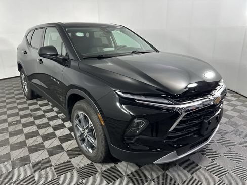 Used 2025 Chevrolet Blazer LT FWD image 11