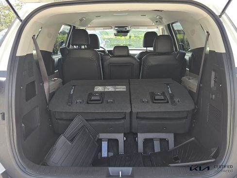 Certified 2025 Kia Carnival FWD image 14