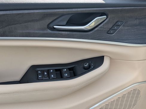 New 2026 Jeep Grand Cherokee Limited w/ Luxury Tech Group II RWD image 11