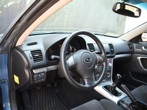 Used 2009 Subaru Outback 2.5i Special Edition AWD/4WD image 14