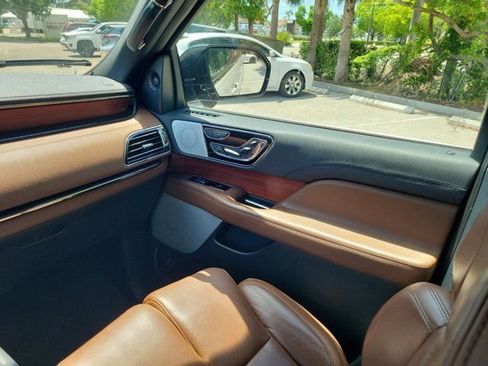 Used 2022 Lincoln Navigator Reserve RWD image 16