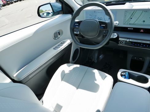 Certified 2024 Hyundai Ioniq 5 Limited AWD/4WD image 9