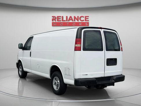 Used 2015 GMC Savana 3500 RWD image 4