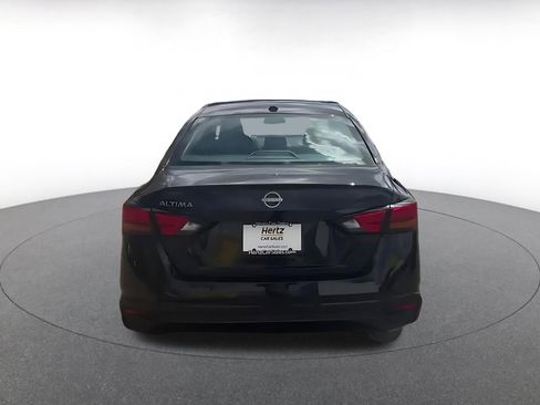 Used 2025 Nissan Altima 2.5 SV image 12