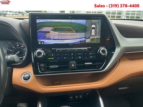 Certified 2021 Toyota Highlander Platinum AWD/4WD image 21