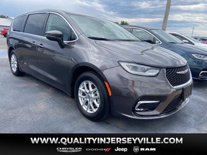 Used 2023 Chrysler Pacifica Touring-L