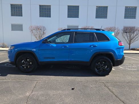 Used 2023 Jeep Cherokee Altitude Lux w/ Lux Elite Package image 5