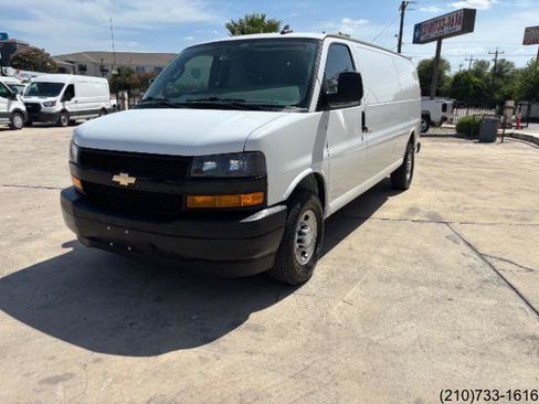 Used 2021 Chevrolet Express 2500 Extended w/ Enhanced Convenience Package RWD image 3