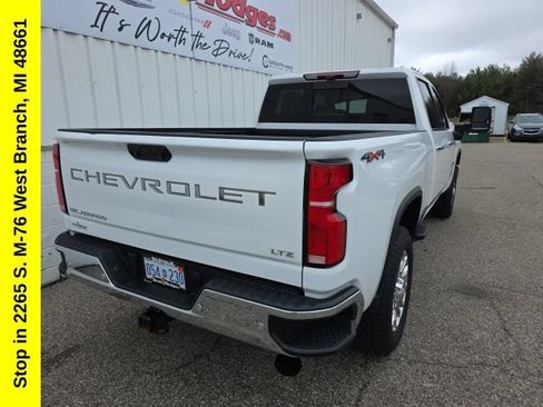 Used 2024 Chevrolet Silverado 2500 LTZ w/ LTZ Convenience Package AWD/4WD image 11