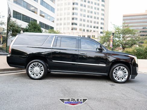 Used 2019 Cadillac Escalade ESV Platinum image 8