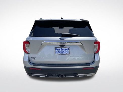 Used 2021 Ford Explorer XLT w/ Equipment Group 202A RWD image 6
