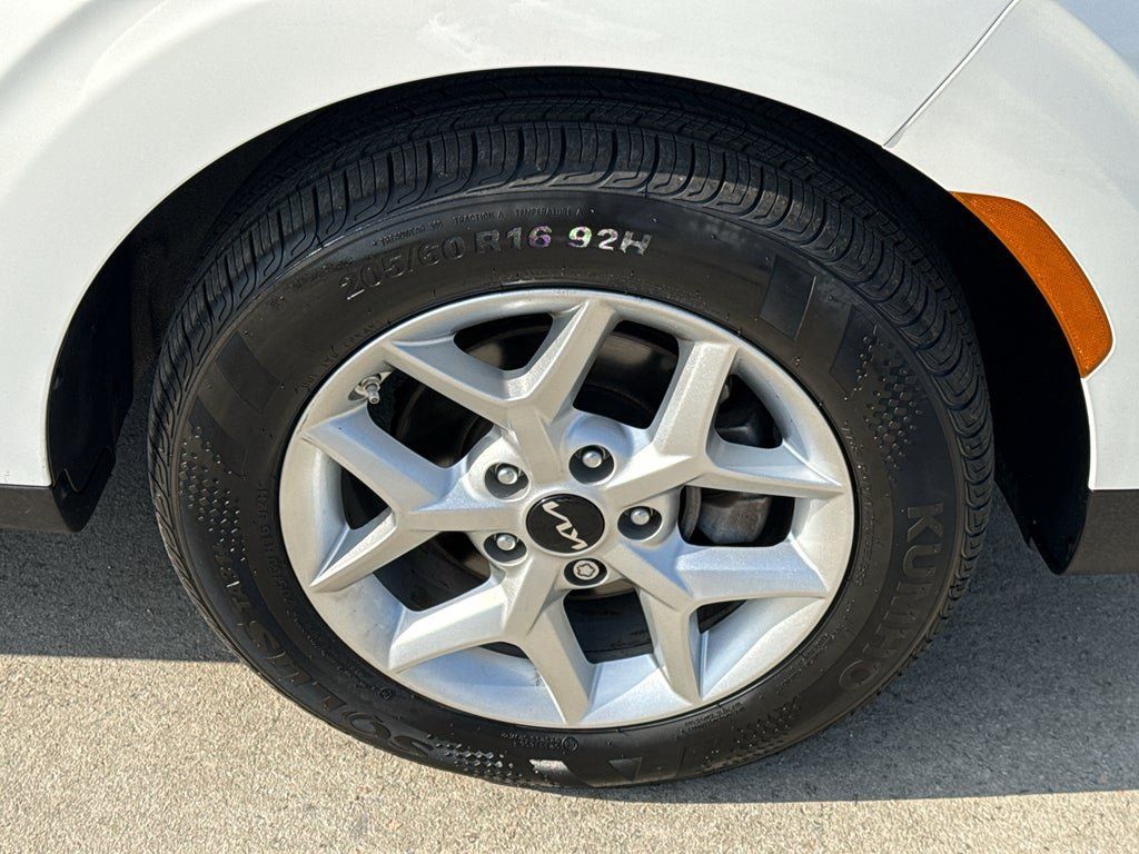 Used 2024 Kia Soul LX w/ Option Group 015 FWD image 28