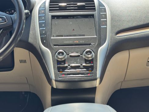 Used 2018 Lincoln MKC Select w/ Select Plus Package FWD image 15