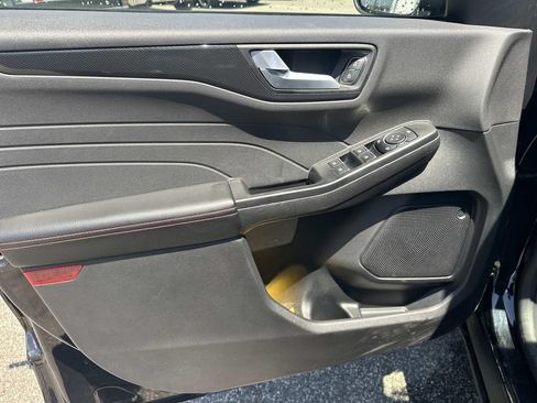 Used 2025 Ford Escape ST-Line Select AWD/4WD image 17