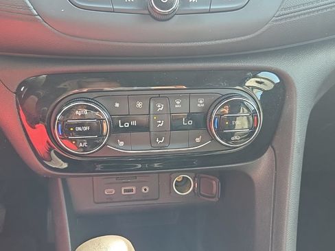 Used 2021 Buick Encore GX Essence w/ Advanced Technology Package FWD image 31