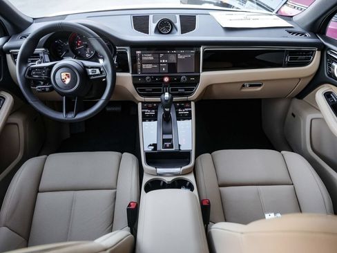 Certified 2026 Porsche Macan AWD/4WD image 36