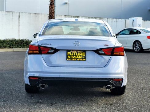 New 2025 Nissan Altima 2.5 SR image 5