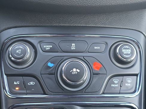 Used 2016 Chrysler 200 S image 23