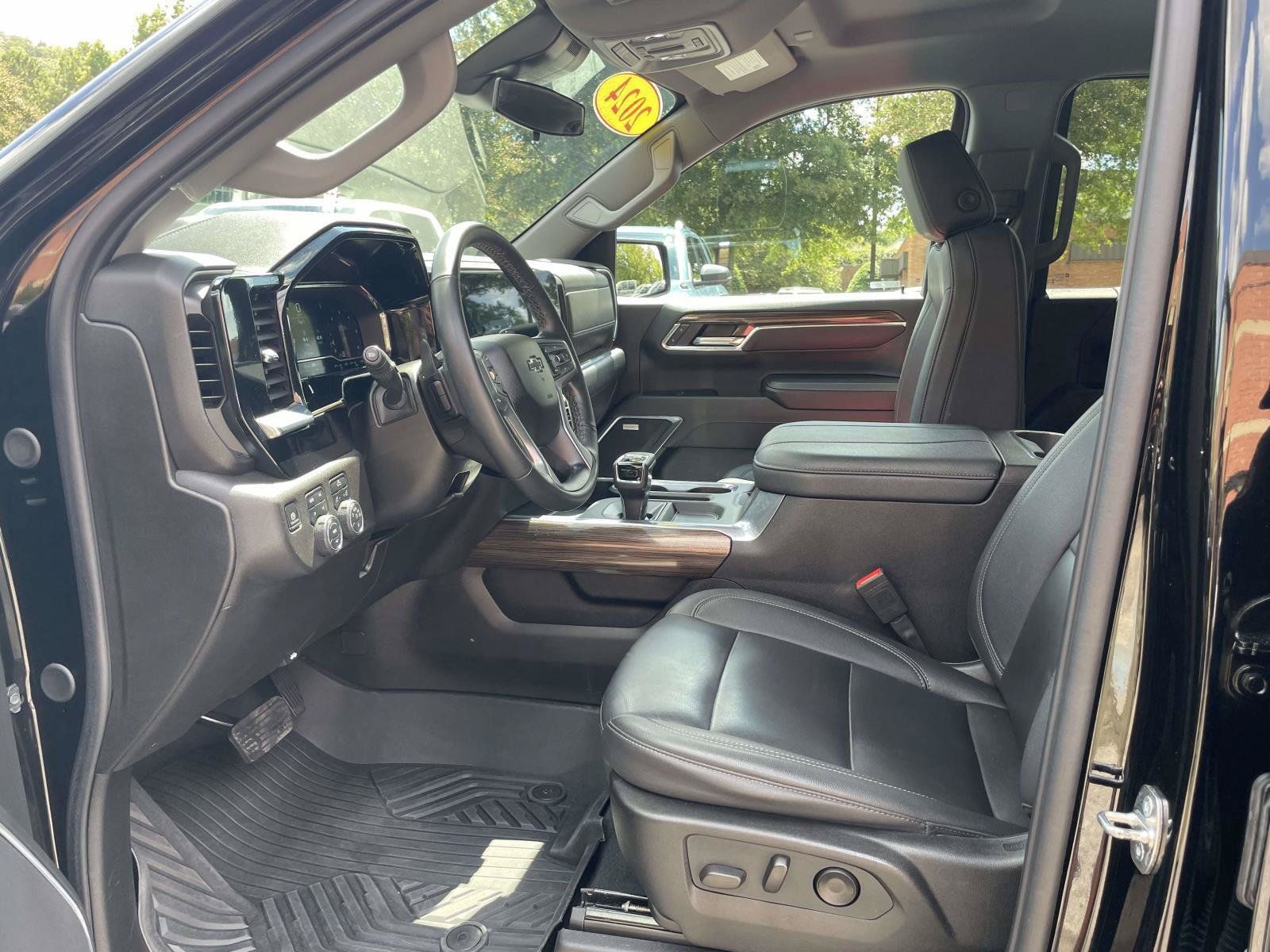 Used 2024 Chevrolet Silverado 1500 RST w/ All Star Edition Plus AWD/4WD image 4
