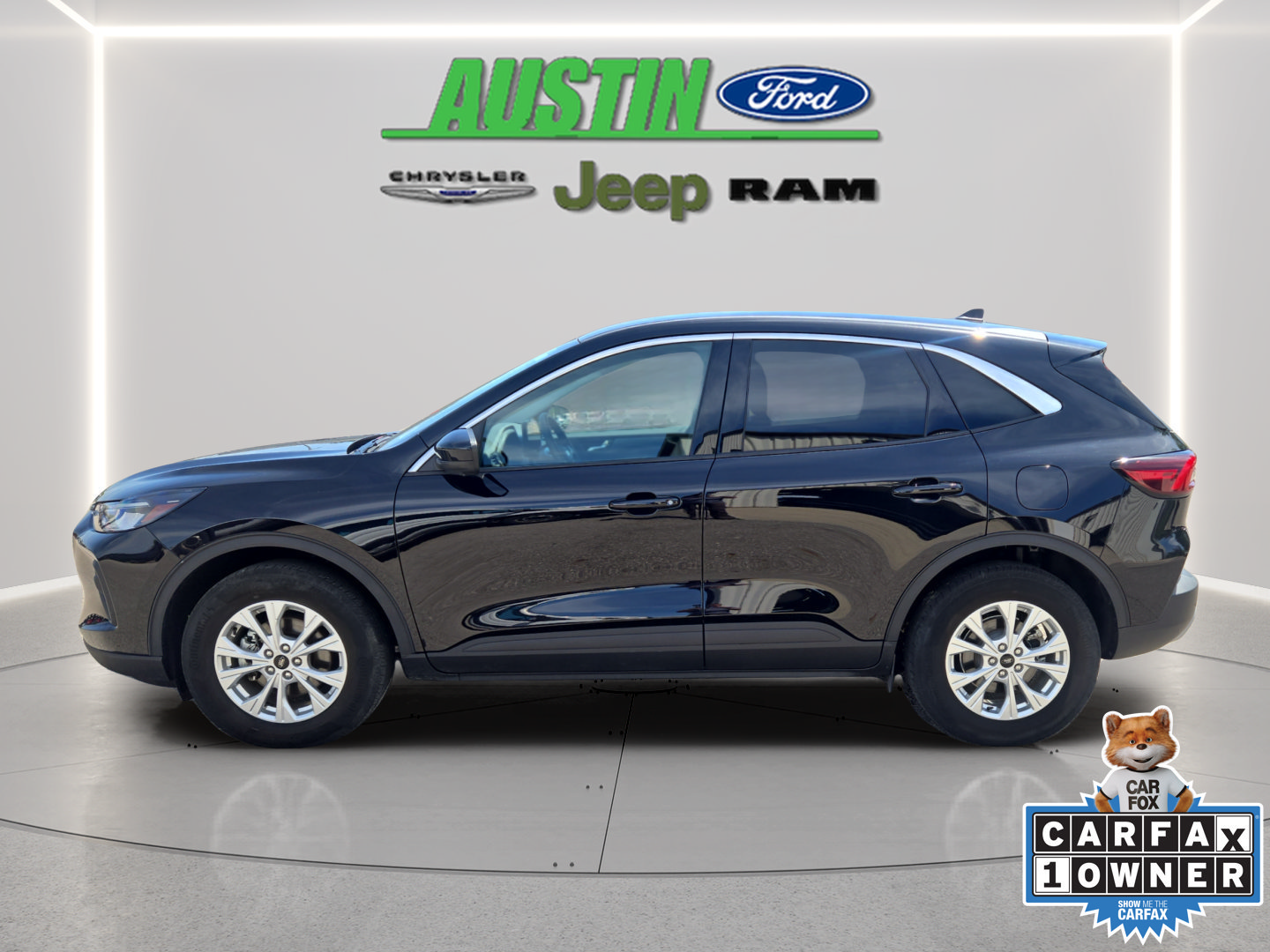 Used 2023 Ford Escape Active w/ Tech Pack #2 AWD/4WD image 2