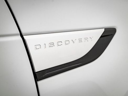 Used 2019 Land Rover Discovery HSE image 9