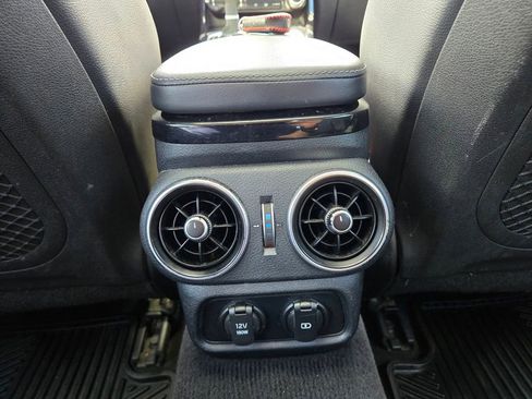 Used 2019 Kia Stinger Premium image 43