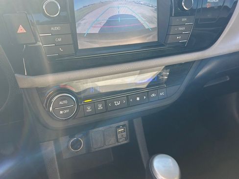 Used 2016 Toyota Corolla LE image 12